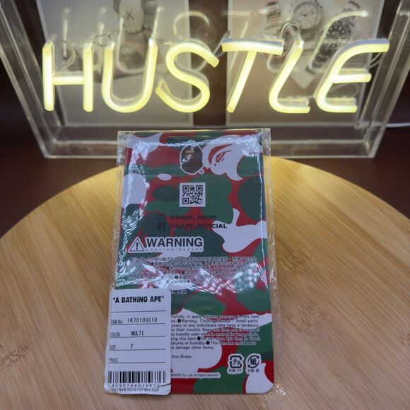 A BATHING APE Keychain Camo - Picture 3 of 5